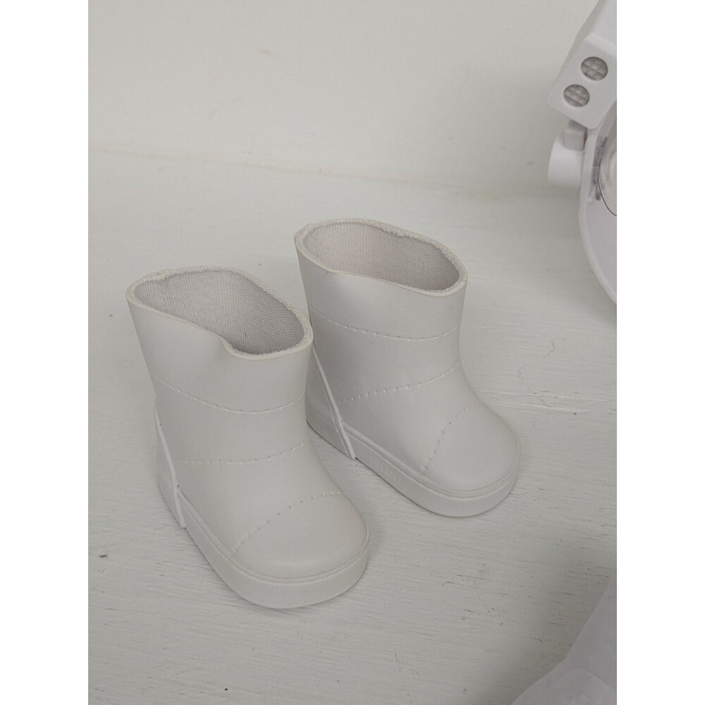 American Girl Luciana Vega Space Helmet, Boots, Ice Cream, 1 Glove - Picture 3 of 7